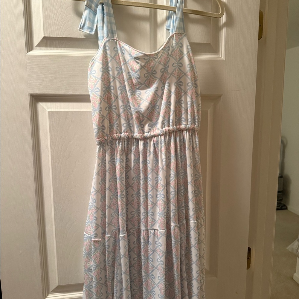 Charming women’s maxi dress, perfect for the grand millennial!